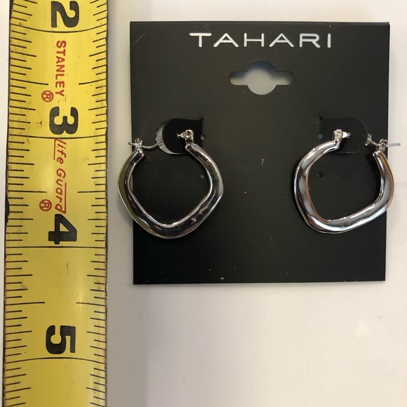 Tahari Fashion Earrings - Picture 3 of 3
